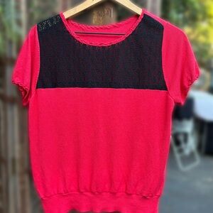Short Sleeve Top in Black and Red